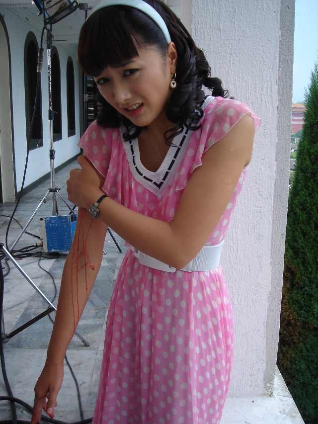  p>舒砚,1982年6月2日出生于 a target="_blank" href="/item/浙江省