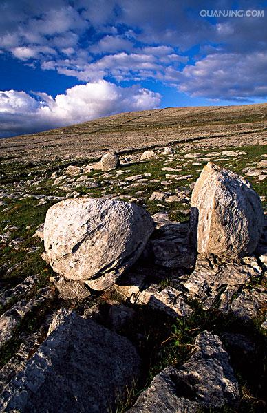  p>被 a href="#">冰川 /a>带到别处的大小不一的石块,统称漂砾,漂砾