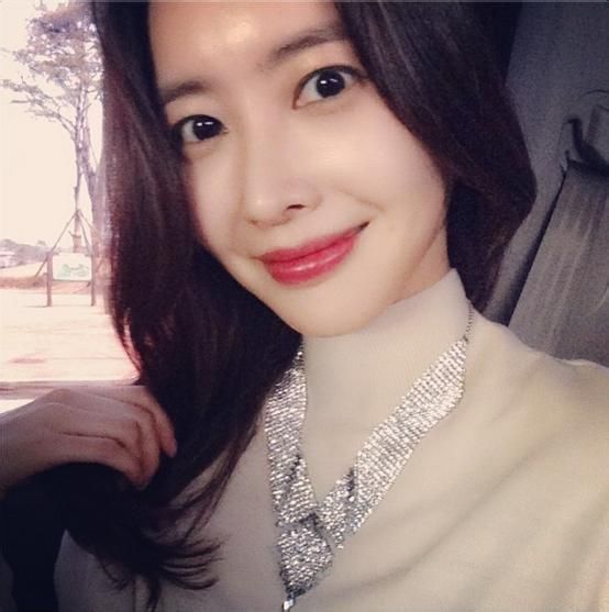 (         ),1985年12月29日生于韩国庆尚南道昌原市,韩国影视女演员