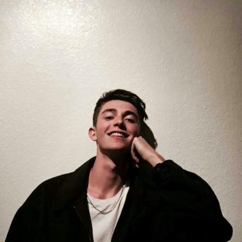  p>格雷森·蔡斯(greyson chance),美国男歌手,1997年8月16日出生于 a