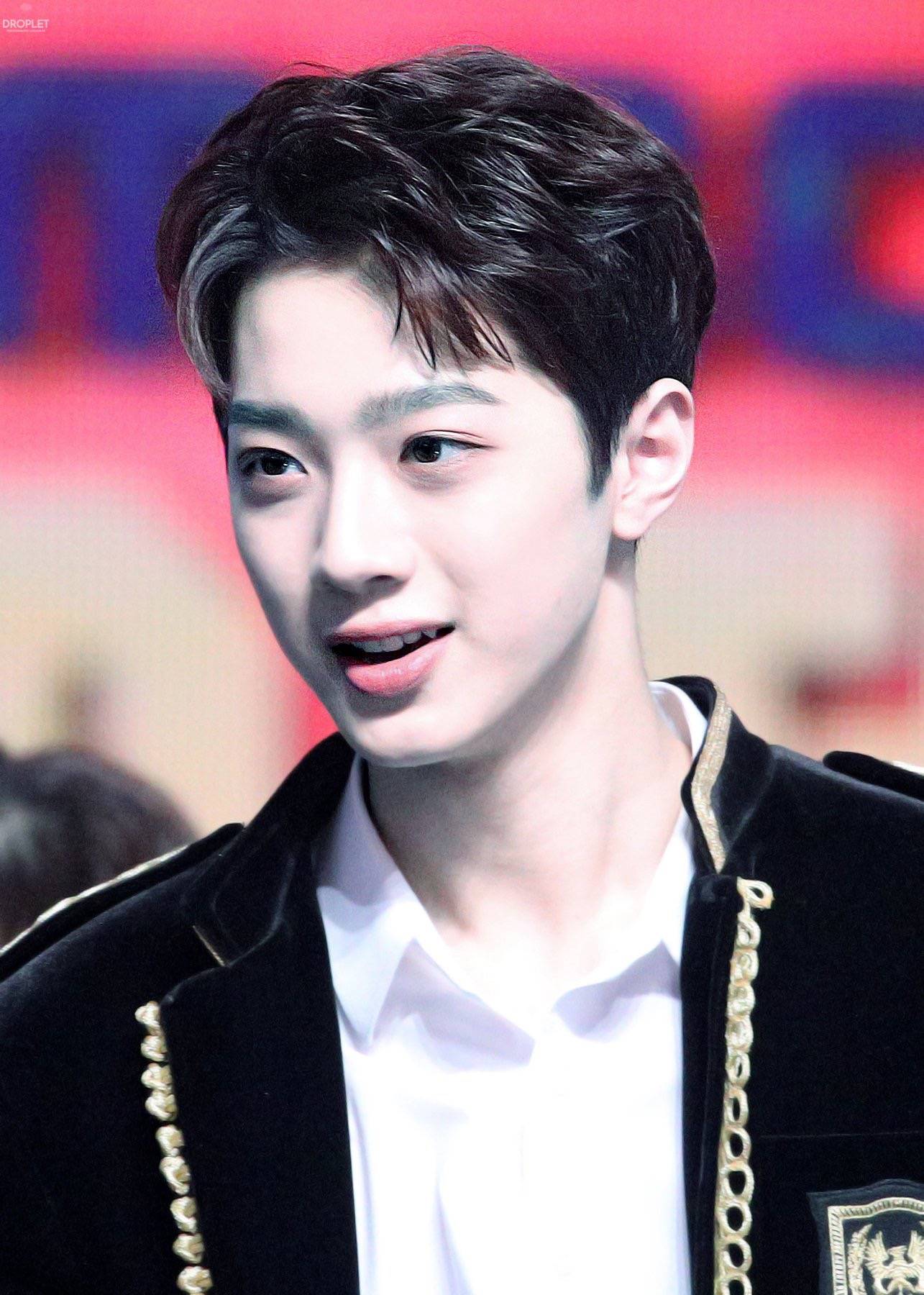  p>赖冠霖,2001年9月23日出生于台湾省台北市,中国台湾男歌手,演员,前