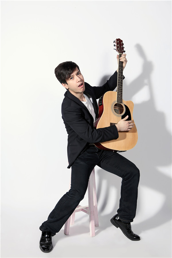  p>努尔艾力·阿不利孜(艾力),1989年3月1日出生,来自新疆乌鲁木齐,酷