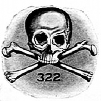  p>骷髅会的会标是一个 a target="_blank" href="/item/骷髅头/80771