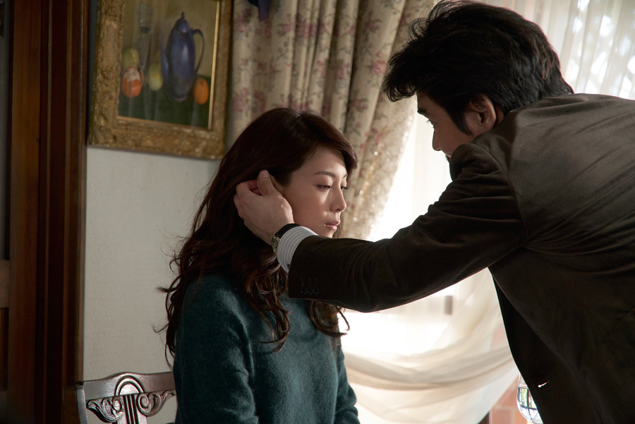 id="gnwzw7ta15">《玻璃芦苇》是2015年2月wowow出品的日剧