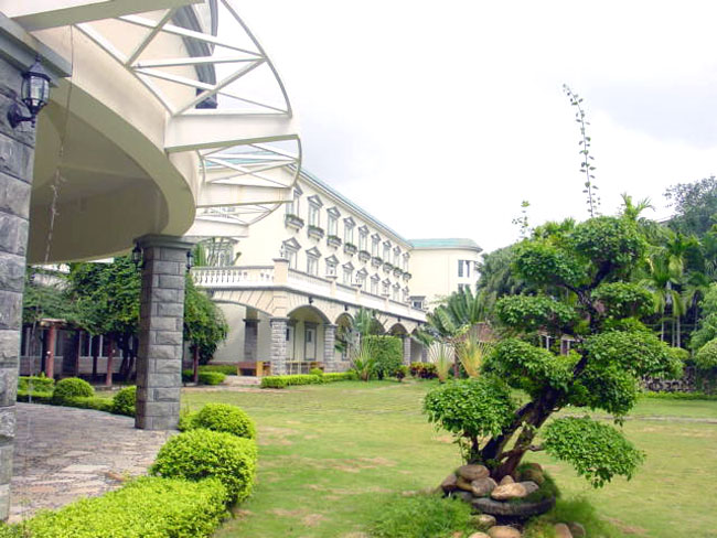  p>黄金海景大酒店(golden sea view hotel) 被誉为"椰城绝胜处,琼州