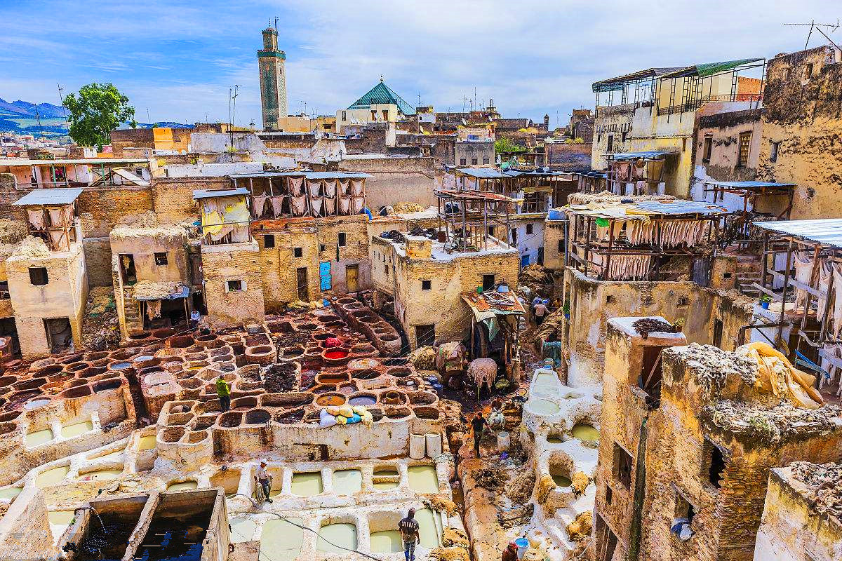 两国名字简称仅差一字，人均GDP却悬殊六十倍，其中实情令人感慨_百科TA说