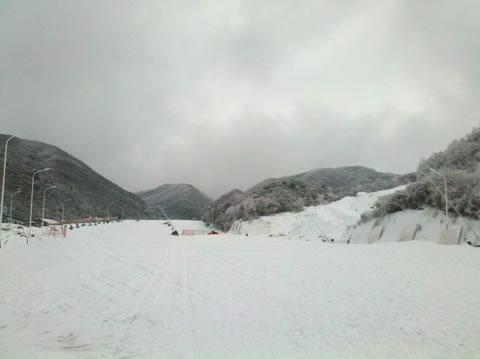  p> a href="#" data-lemmaid="1002369">大围山 /a>野外滑雪场即