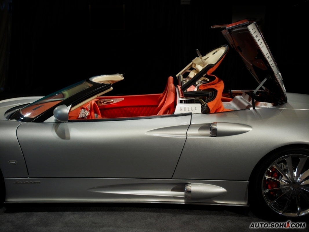 世爵c8(世爵c8内饰)