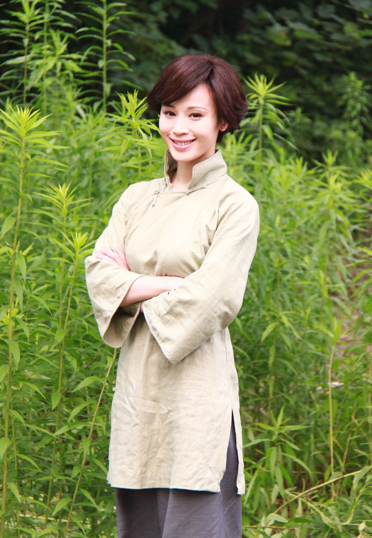 于浙江省金华市浦江县,毕业于浙江省艺术学院越剧表演班,中国女演员