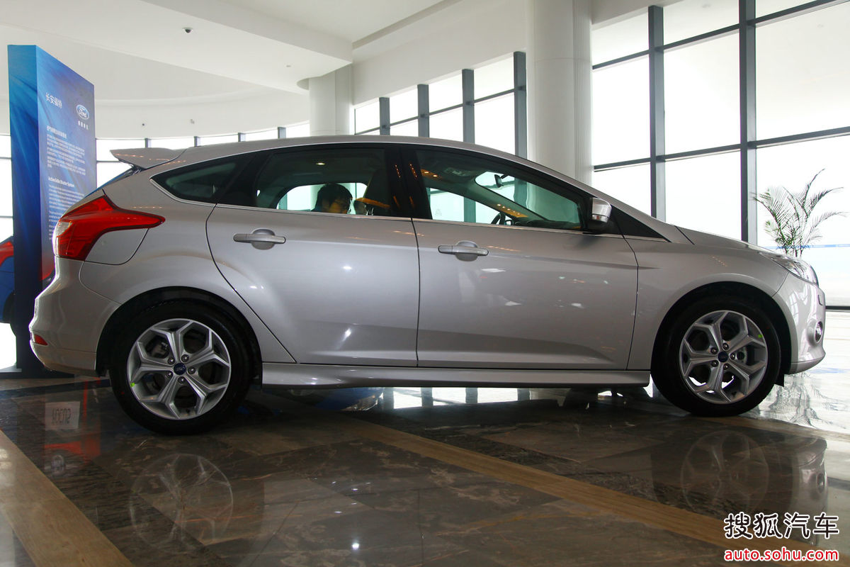 福特福克斯两厢