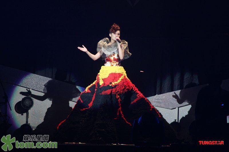  p>2010是杨丞琳的丰收季,专辑rainielove雨爱之后发行了一张为异想天