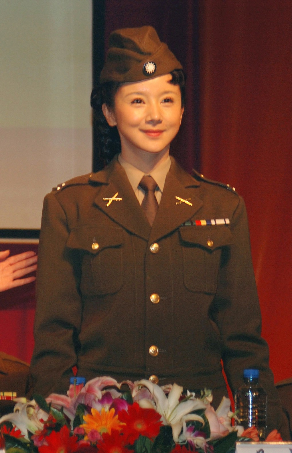  p data-id="gnwkmyybvg">公开身份是宪兵团机要秘书,保密局特务, a