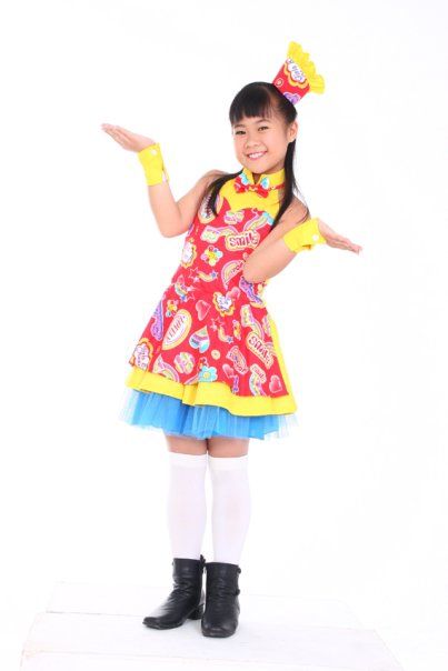 1999年11月11日出生于吉隆坡, a target="_blank" href="/item/巧千金