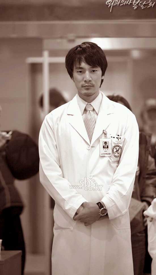  p>《外科医生奉达熙》是韩国sbs电视台于2007年1月17日首播的电视剧