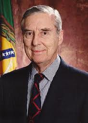 劳埃德·米拉德·小·本特森