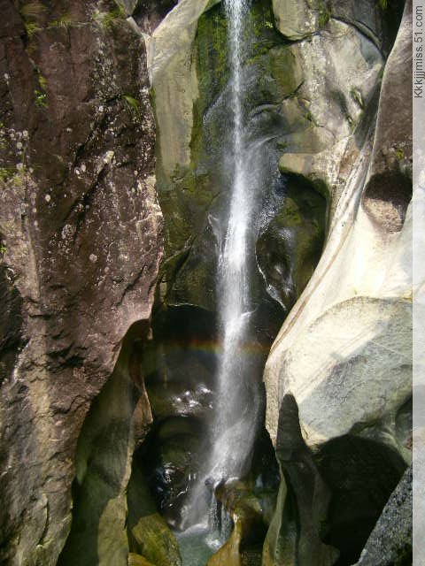  p>九龙洞位于福建省 a target="_blank" href="/item/福安市">福安市