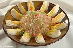 用娃娃菜制成的...