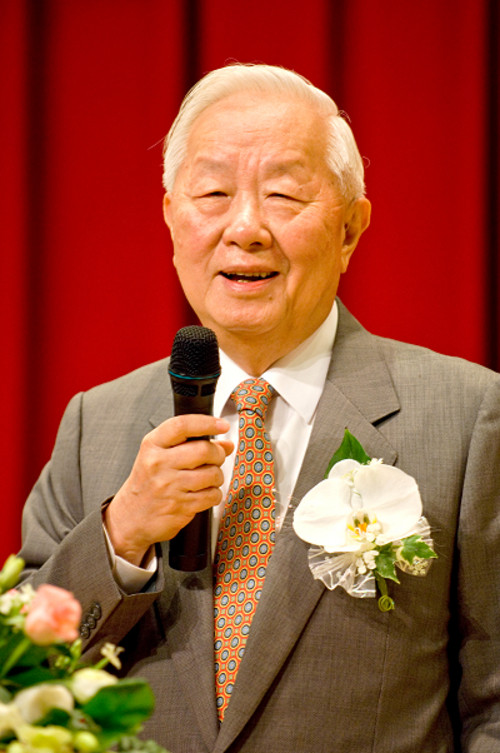  p>张忠谋,1931年7月10日出生于浙江宁波, a target="_blank" href="