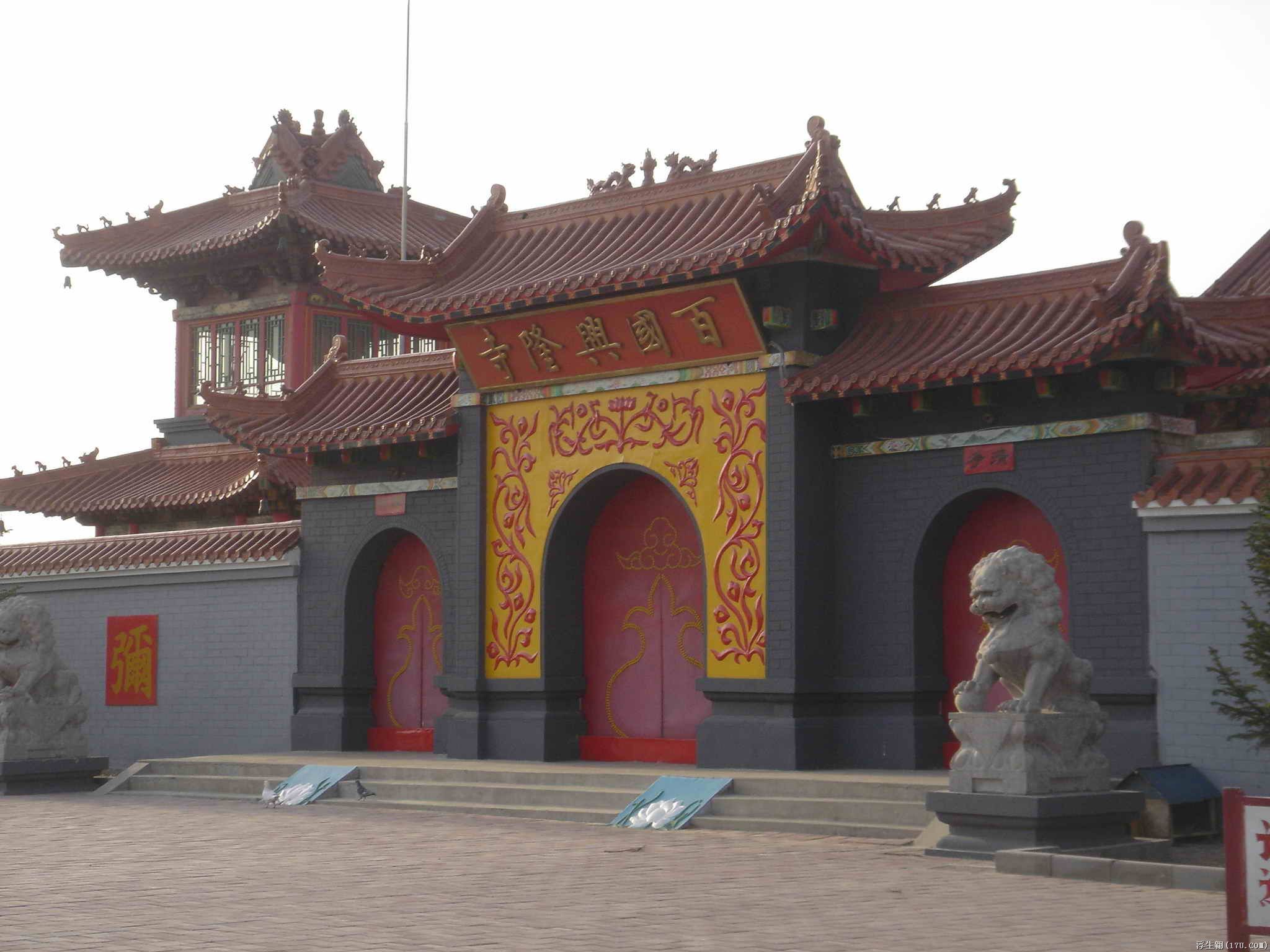 p>吉林长春百国兴隆寺建于1995年,据该寺居士称,2005年以后,寺院现任