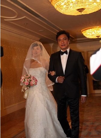 年12月16日生于中国 a target="_blank" href="/item/香港/128775"