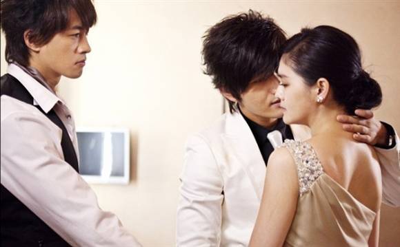  p>《泡沫之夏》(summer desire),是2010年由 a target="_blank" href