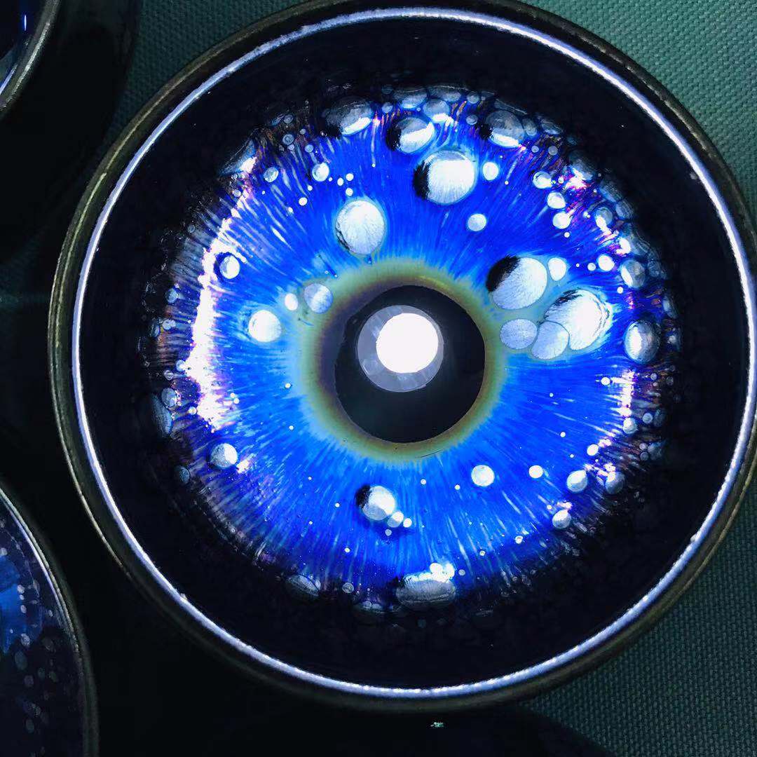  p>倪梅英,女,南平市建阳区华锋建盏陶瓷厂法定代表人,陶瓷装饰师.