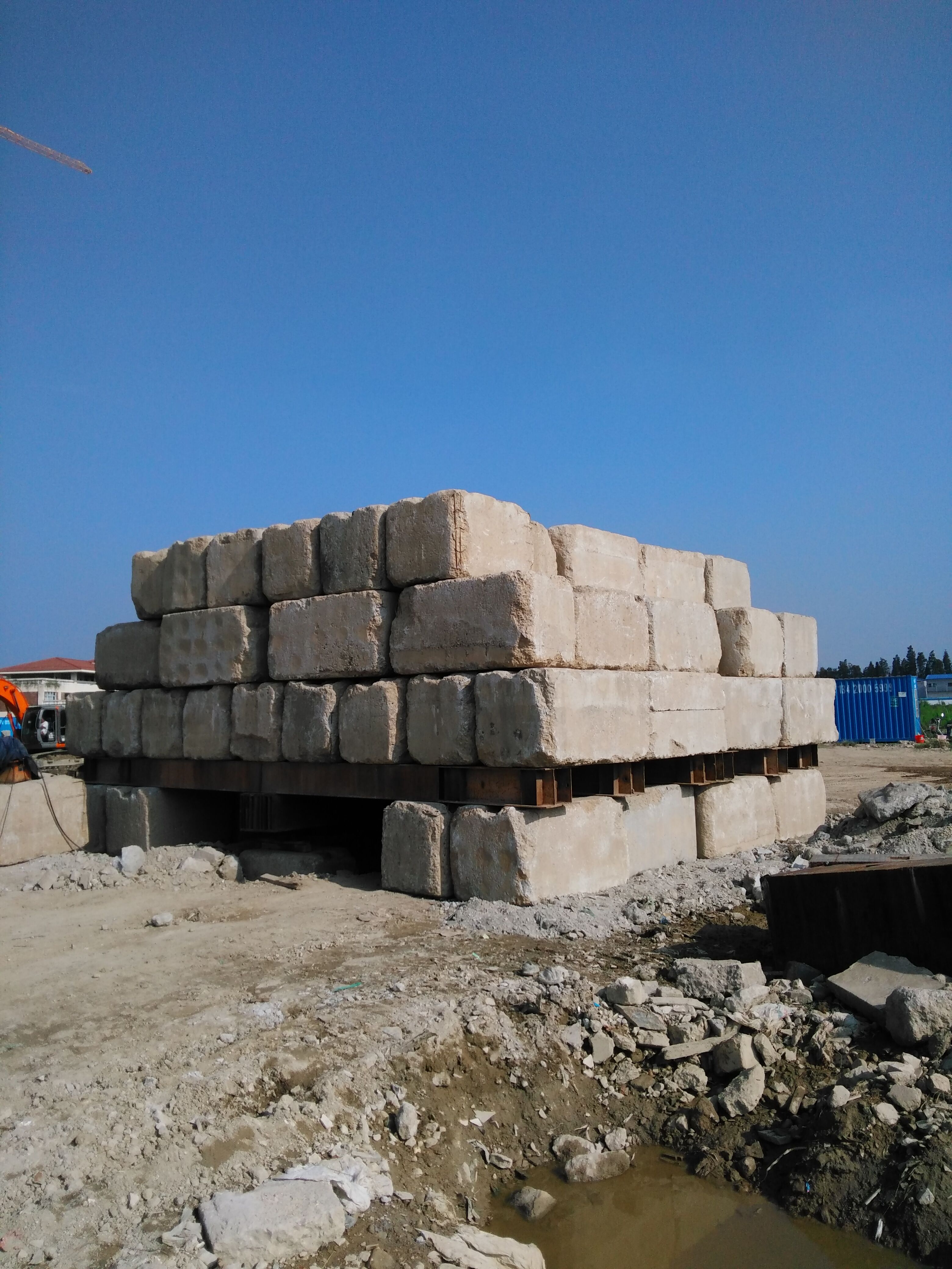  p>桩基静载试验是运用在工程上对桩基承载力检测的一项 a target="