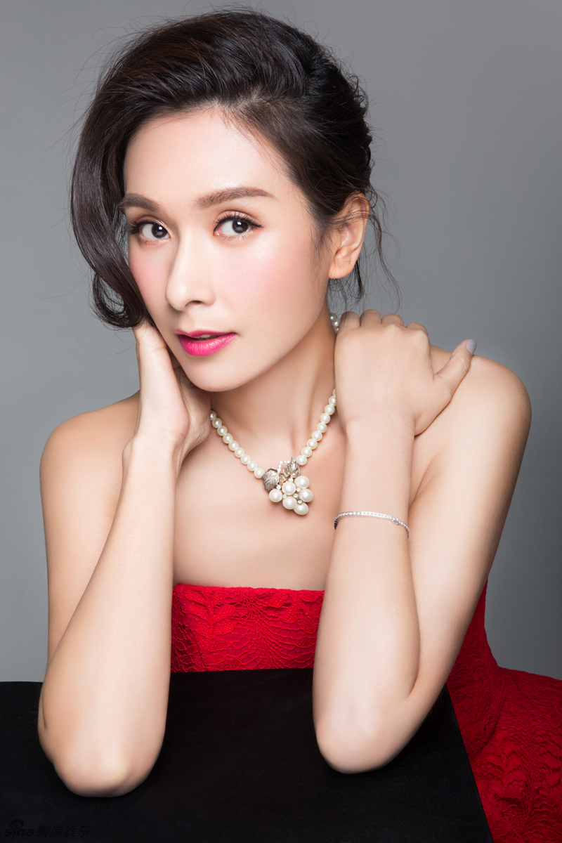  p>杨恭如,1974年1月7日出生于上海,华语影视女演员,毕业于加拿大约克