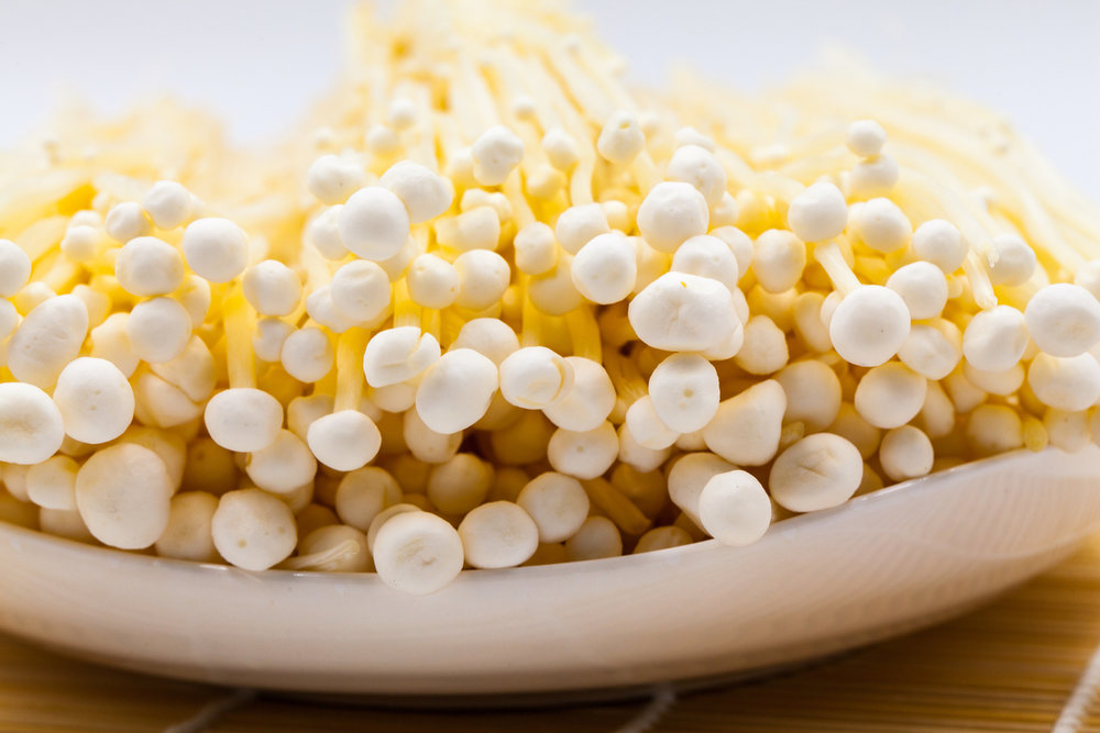 data-lemmaid="418021">金针菇 /a>的白色变种(f