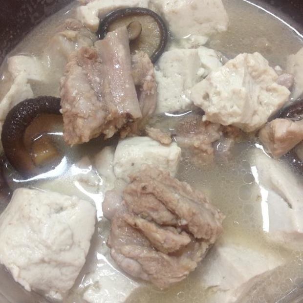香菇豆腐排骨汤