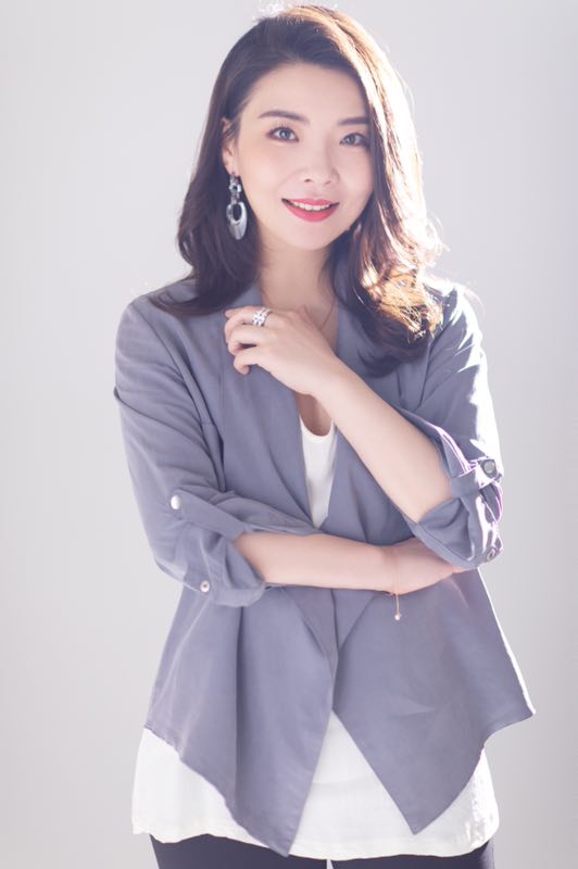  p>辛唐米娜,作家,谈话节目主持人, a target="_blank" href="/item