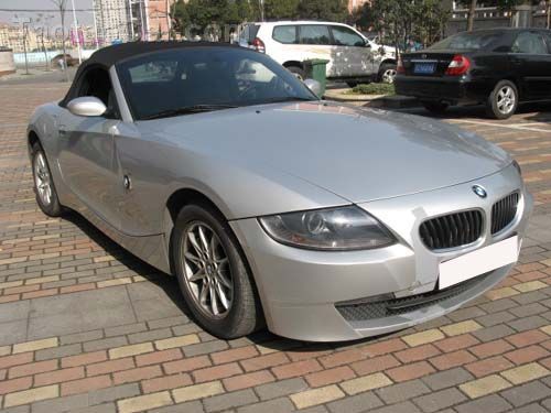  p>轿车(saloon car)是指用于载送人员及其随身物品,且座位布置在两轴