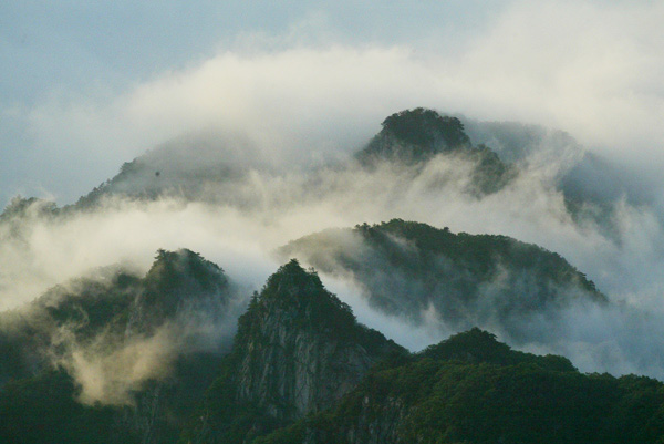  p>石人山位于 a target="_blank" href="/item/湖北省">湖北省 /a> a