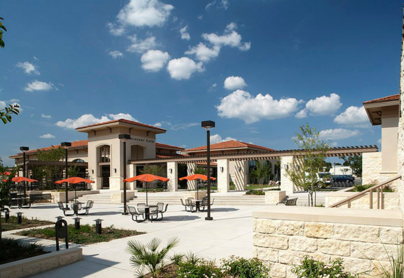  p>德州大学圣安东尼奥分校(utsa), 建于1969年,位于德州南部美丽的