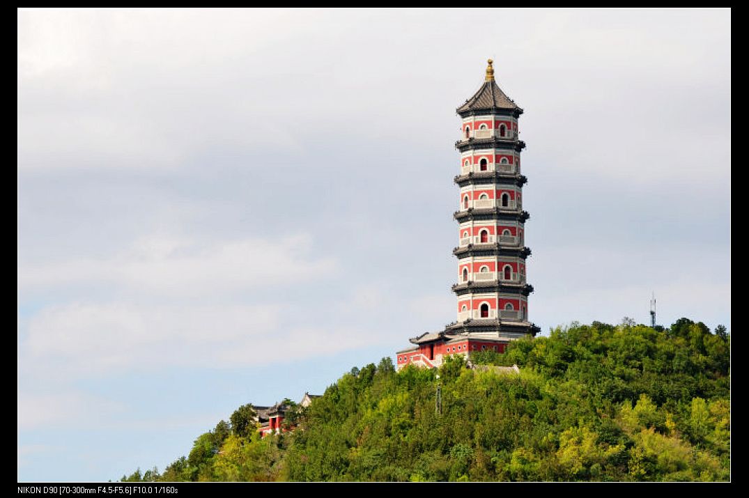  p>静明园,位于北京市海淀区玉泉山小东门外,颐和园昆明湖西.