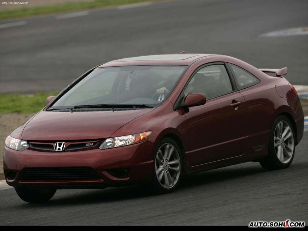  p>civic是honda的传奇车型,诞生于1972年,迄今50年间历经十代革新与