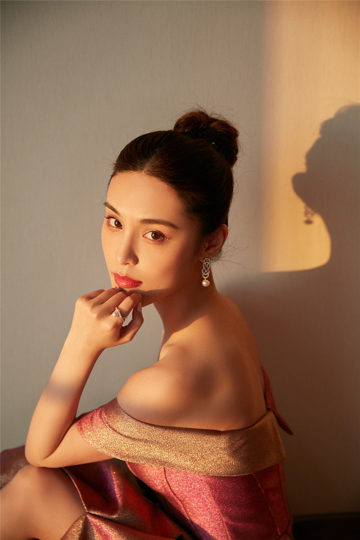 dantong),原名韩丹彤,1989年11月14日出生于山东济南,中国内地女演员