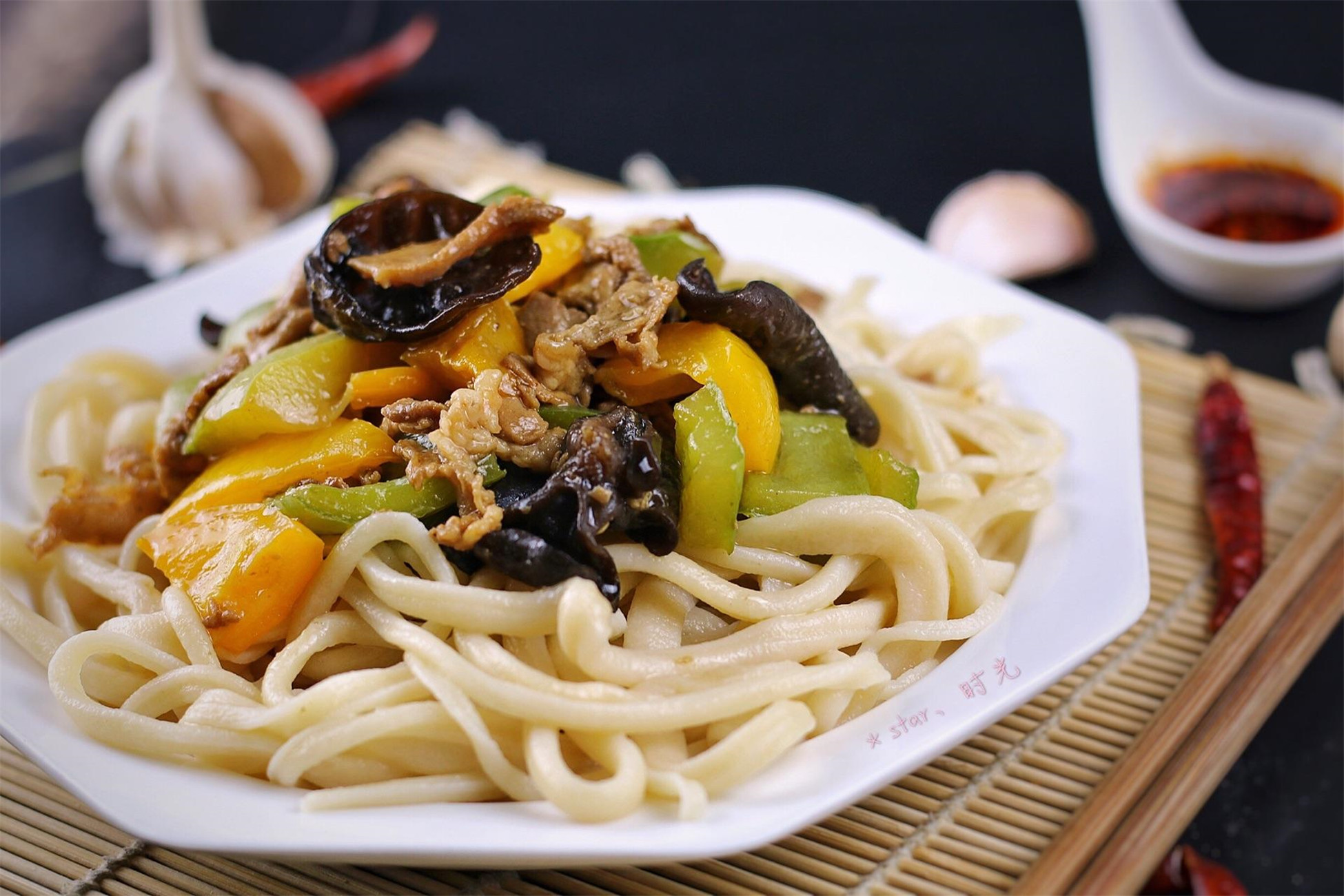 h3b">拉条子就是新疆 a target="_blank" href="/item/拌面/371573"