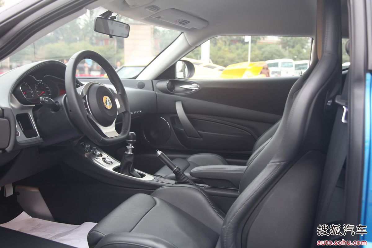  p>路特斯(lotus),是世界著名的跑车和赛车生产商,曾译名莲花跑车