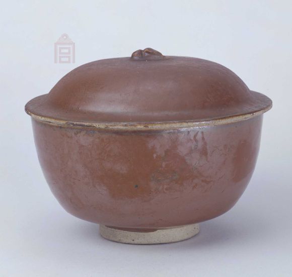 宋定窑酱釉盖碗