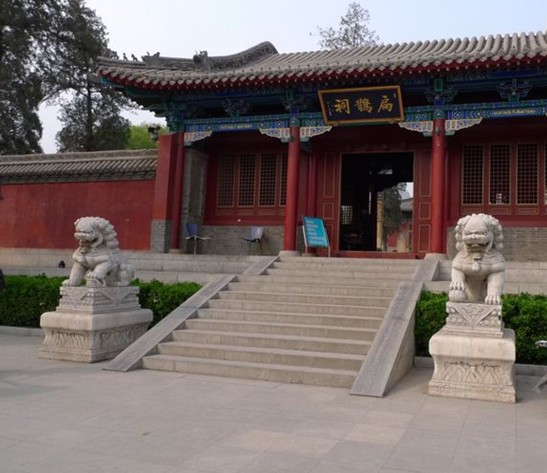  p>扁鹊庙坐落于汤阴县伏道乡南岗,位于县城东南6公里处.