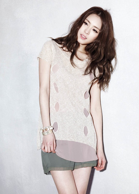  p>李沇熹(lee yeon hee),1988年2月26日出生于韩国,韩国女演员,模特.