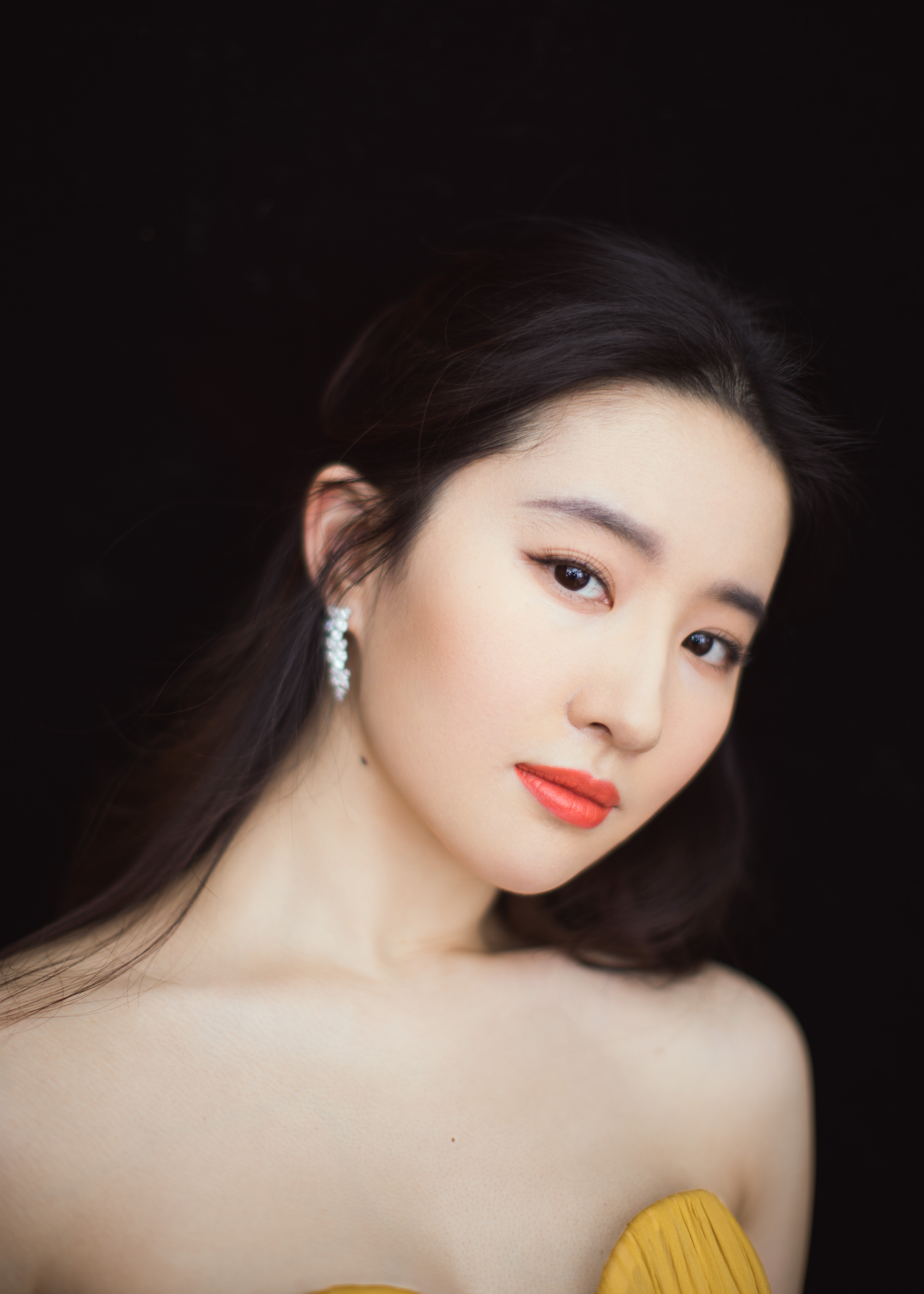  p>刘亦菲,1987年8月25日出生于湖北省武汉市,华语影视女演员,歌手