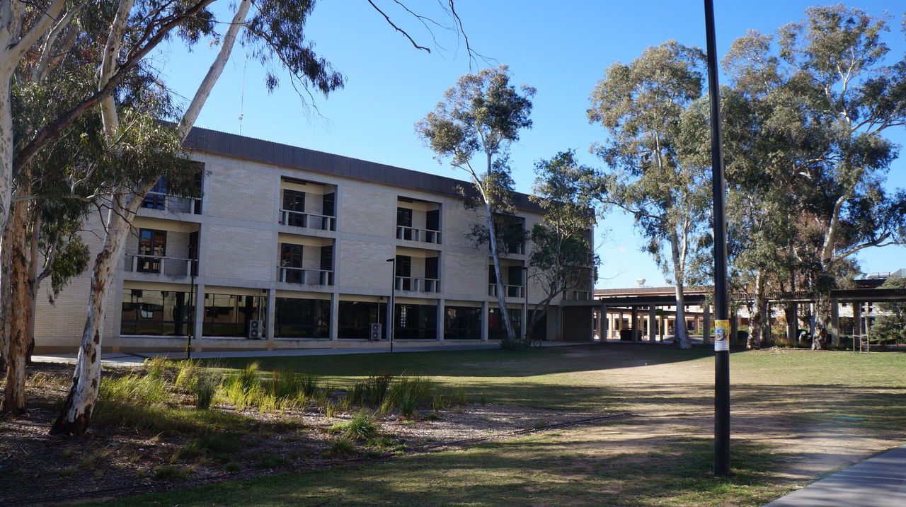  p>堪培拉大学(university of canberra)是澳大利亚新兴综合类大学之