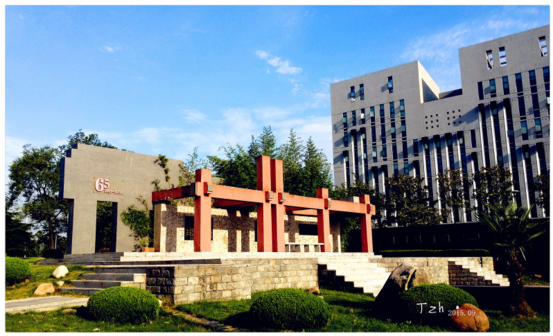 合肥工业大学翡翠湖校区风光