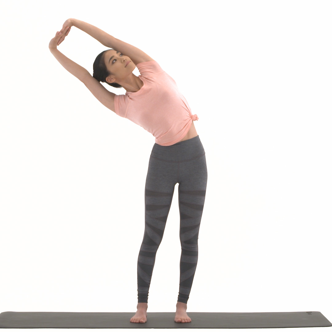 需要全程保持均匀呼吸,动作感觉为腰部有明显的拉伸舒展感