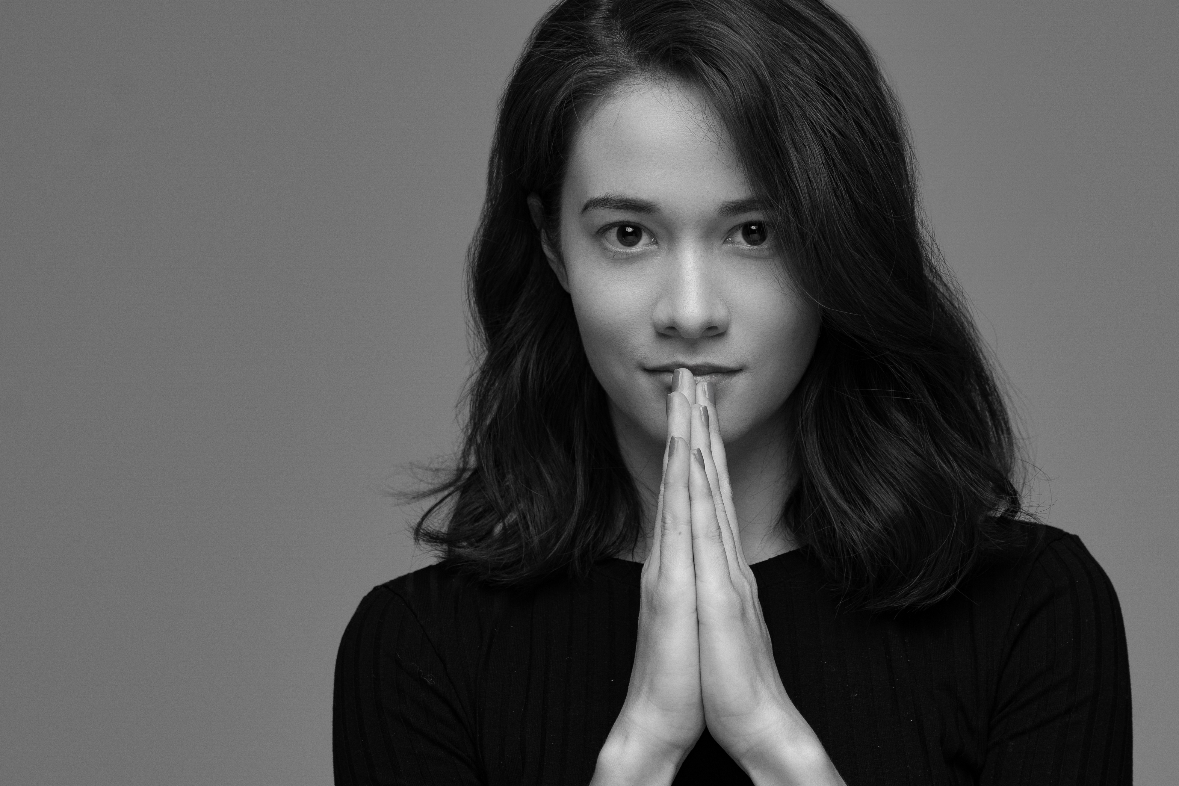 (中英混血),毕业于惠灵顿维多利亚大学,是一名新西兰籍的华人女演员