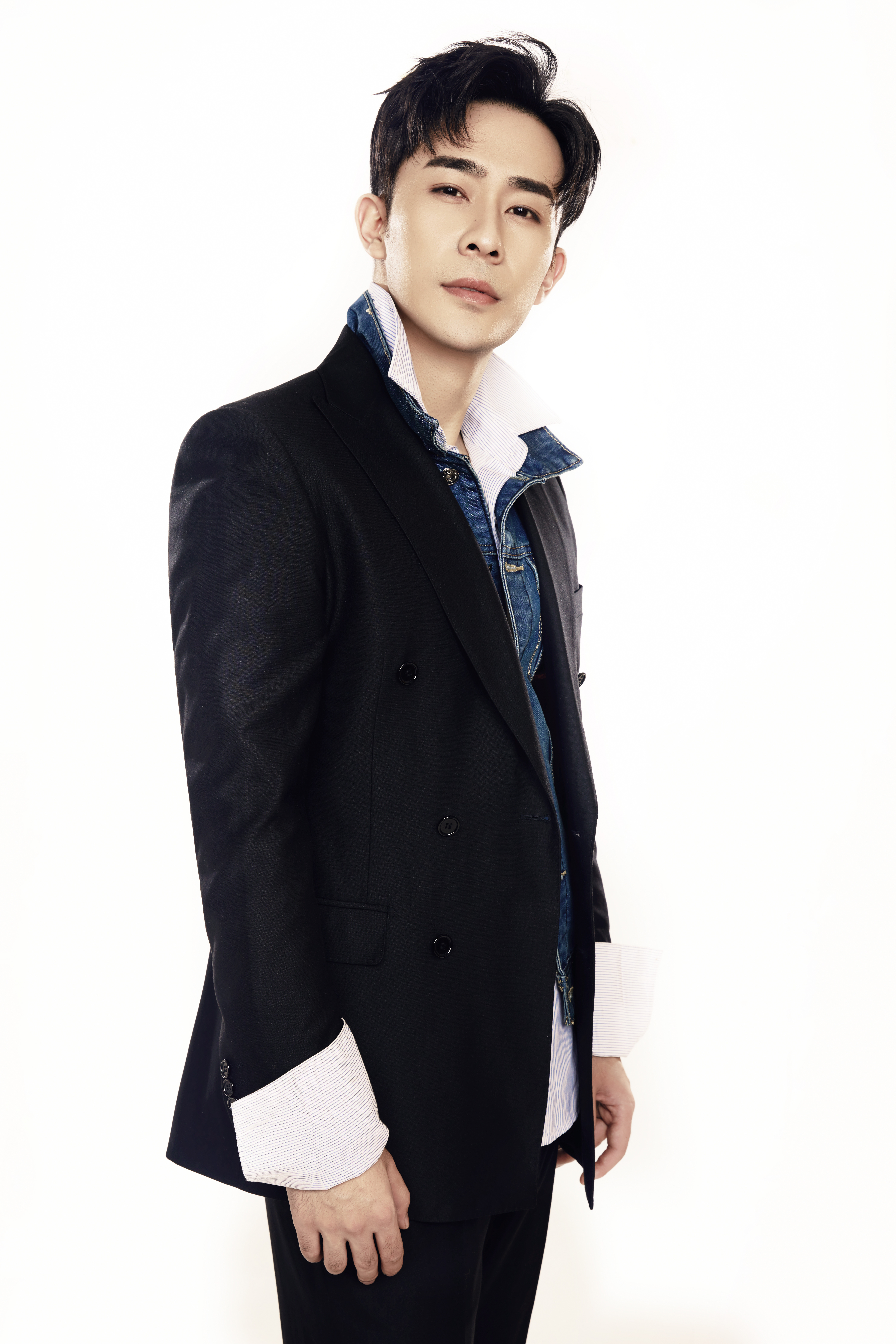  p>张煜枫,艺名小梵,7月27日出生于安徽蚌埠,中国内地男演员,歌手