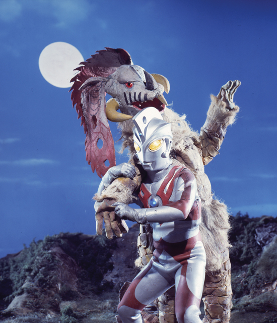 满月超兽鲁纳蒂克斯