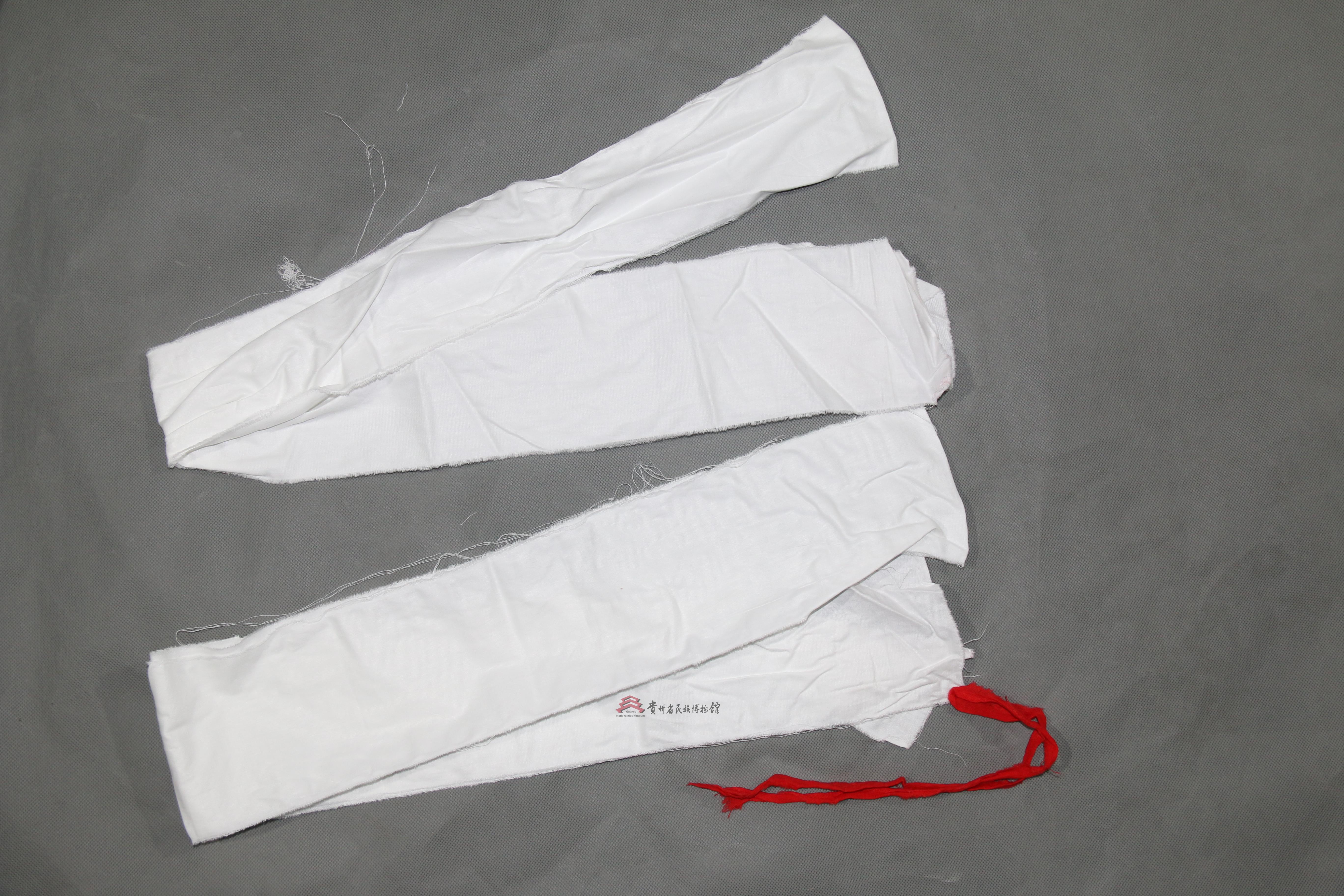 当代习水苗族白布绑腿